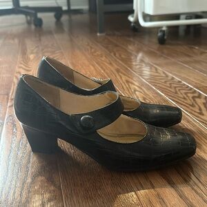 Mary Jane low heel size 7.5